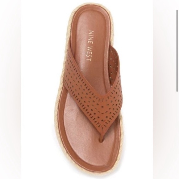 NINE WEST Santo Platform Flip Flop Sandals, Size 7 - Picture 3 of 5